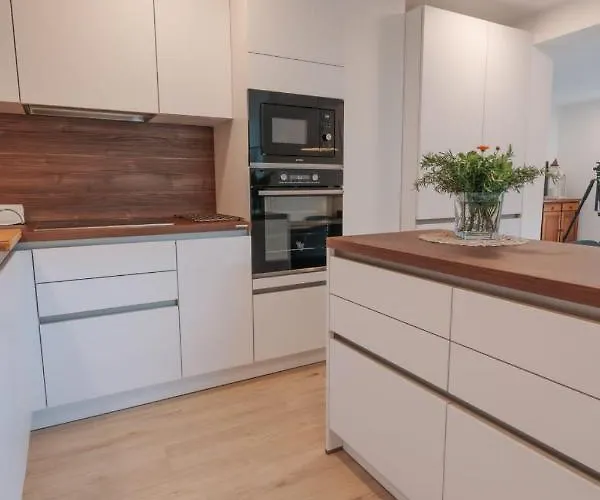 Apartma Lamberger Διαμέρισμα Zirovnica