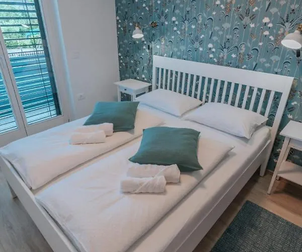 Apartma Lamberger Διαμέρισμα Zirovnica